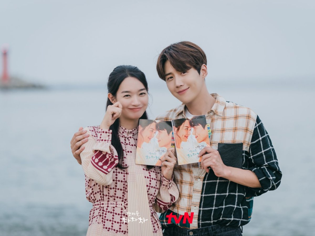 K-Drama Review: Hometown Cha-Cha-Cha (2021) 🌸&nbsp;🌊