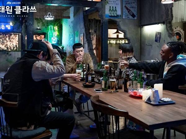  Capturing Neon Seoul: Why Itaewon Class (2020) is the Ultimate Underdog K-Drama (Mild Spoiler&nbsp;Review)